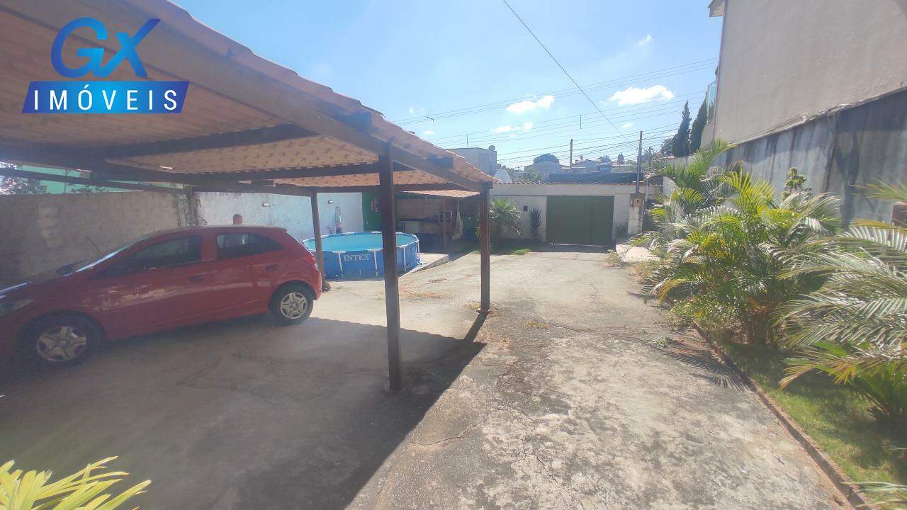 Casa à venda com 6 quartos, 200m² - Foto 6