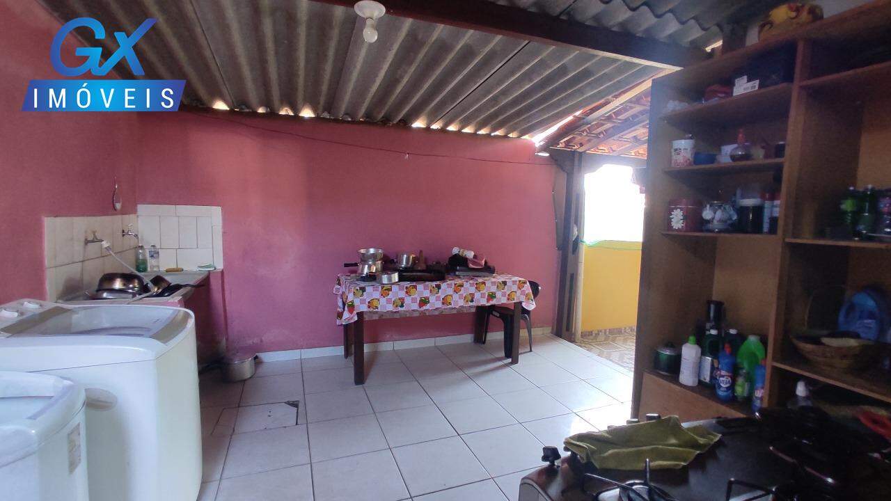 Casa à venda com 6 quartos, 200m² - Foto 19