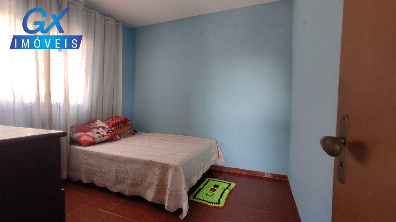 Casa à venda com 6 quartos, 200m² - Foto 27