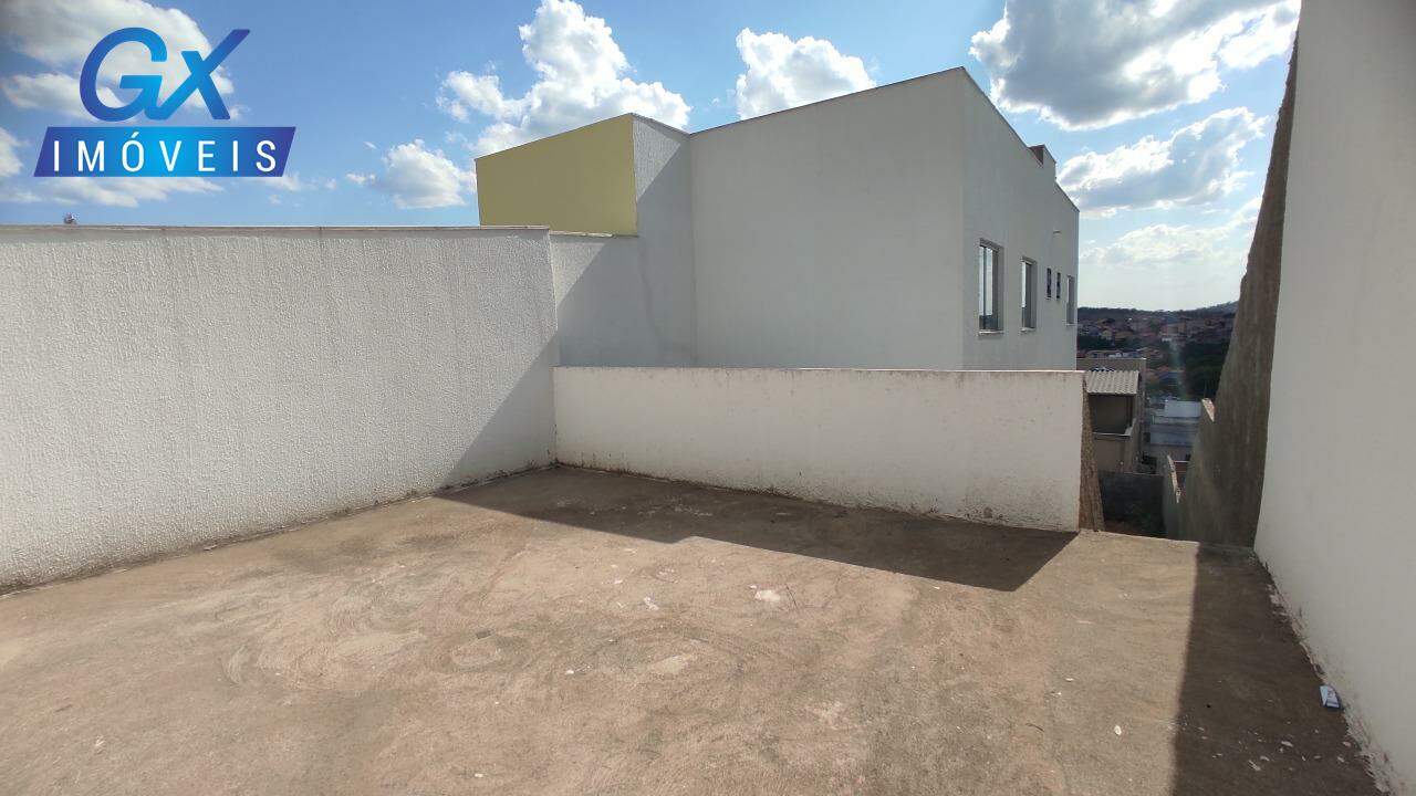 Casa à venda com 3 quartos, 73m² - Foto 2