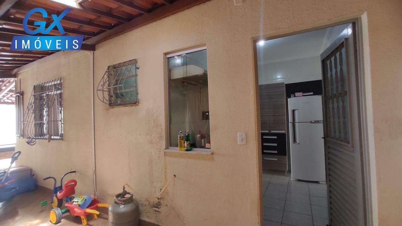 Casa à venda com 2 quartos, 180m² - Foto 17