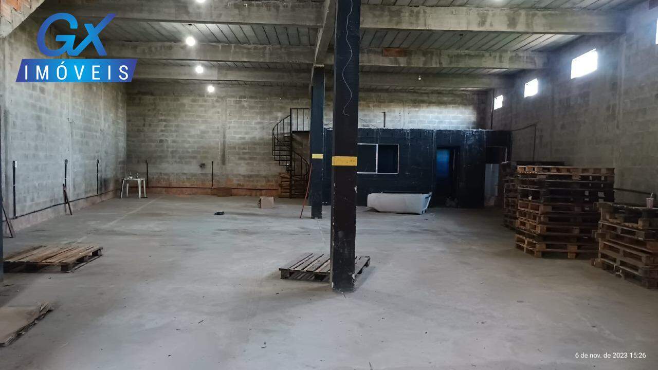 Depósito-Galpão-Armazém para alugar, 240m² - Foto 1