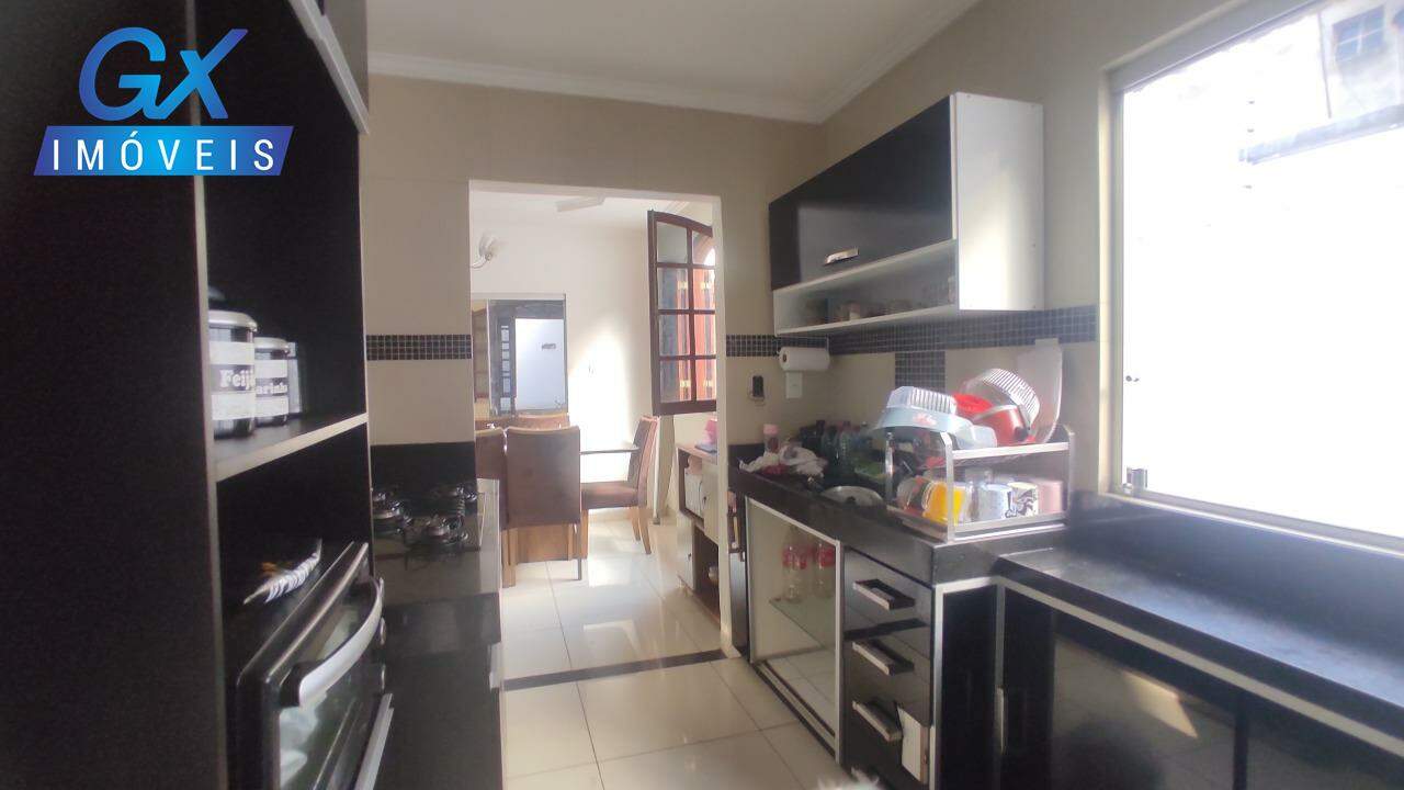 Casa à venda com 2 quartos, 380m² - Foto 22