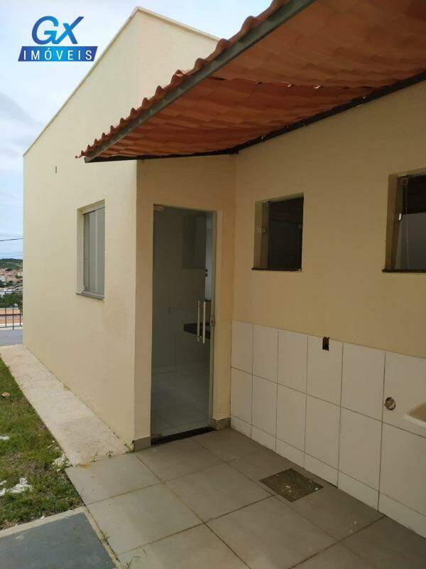 Casa à venda com 3 quartos, 160m² - Foto 1