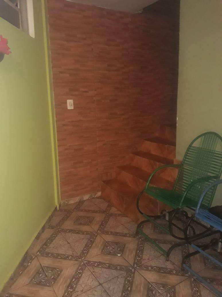 Casa à venda com 4 quartos, 180m² - Foto 3