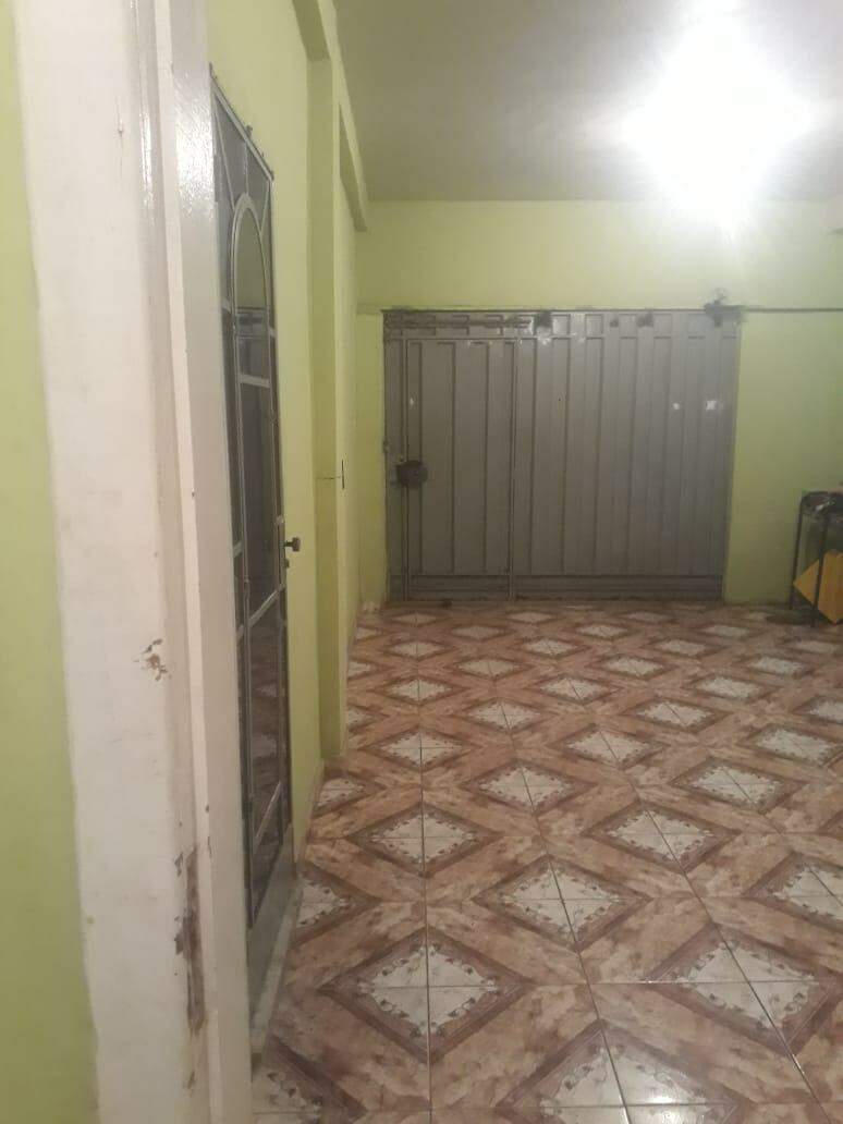 Casa à venda com 4 quartos, 180m² - Foto 2