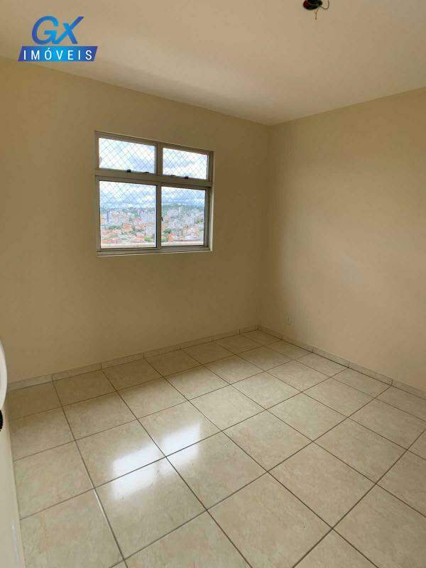 Apartamento à venda com 3 quartos, 150m² - Foto 2