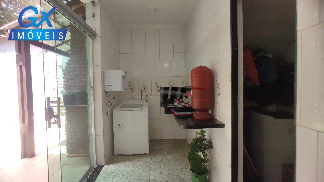 Casa à venda com 4 quartos, 300m² - Foto 8