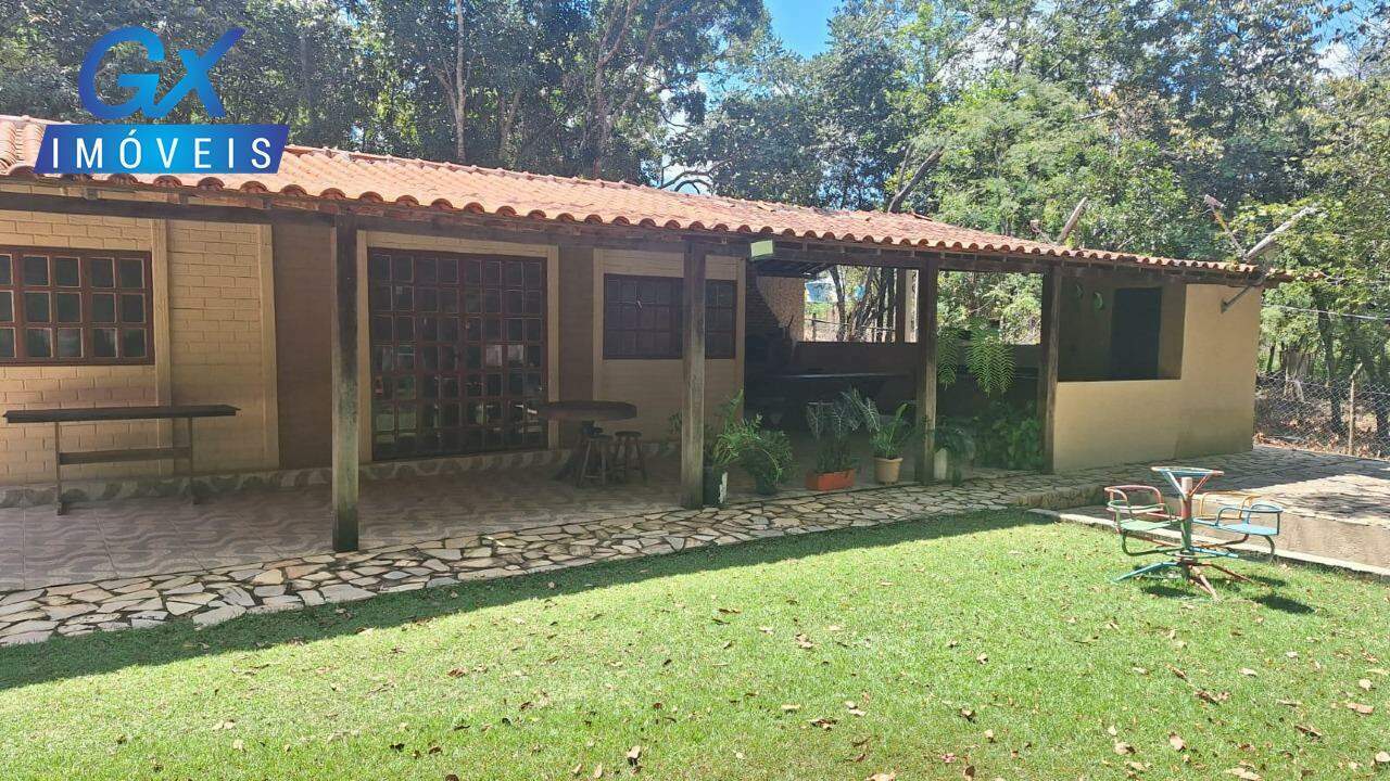 Fazenda à venda com 3 quartos, 190m² - Foto 1