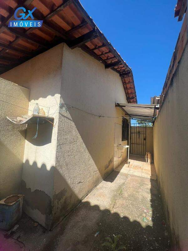 Casa à venda com 2 quartos, 50m² - Foto 15