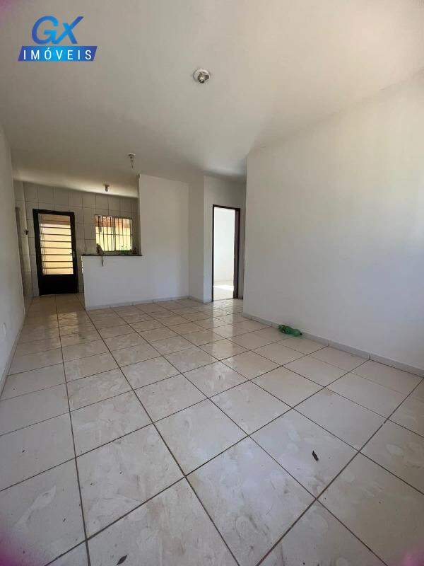 Casa à venda com 2 quartos, 50m² - Foto 2