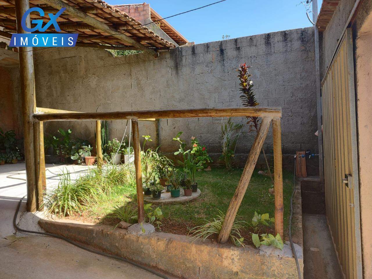 Casa à venda com 2 quartos, 240m² - Foto 4