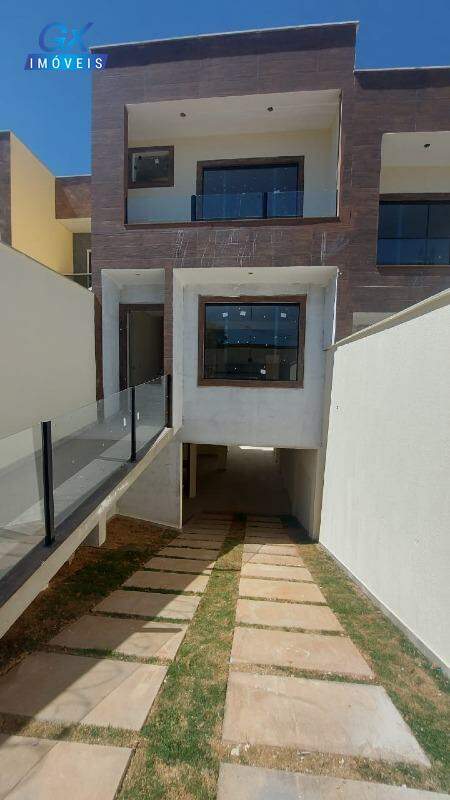 Casa à venda com 3 quartos, 180m² - Foto 2