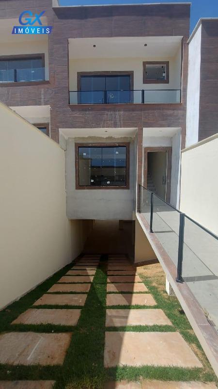 Casa à venda com 3 quartos, 100m² - Foto 1