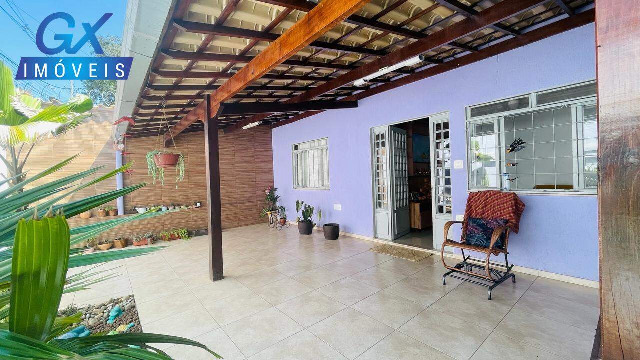 Casa para alugar com 4 quartos, 492m² - Foto 1