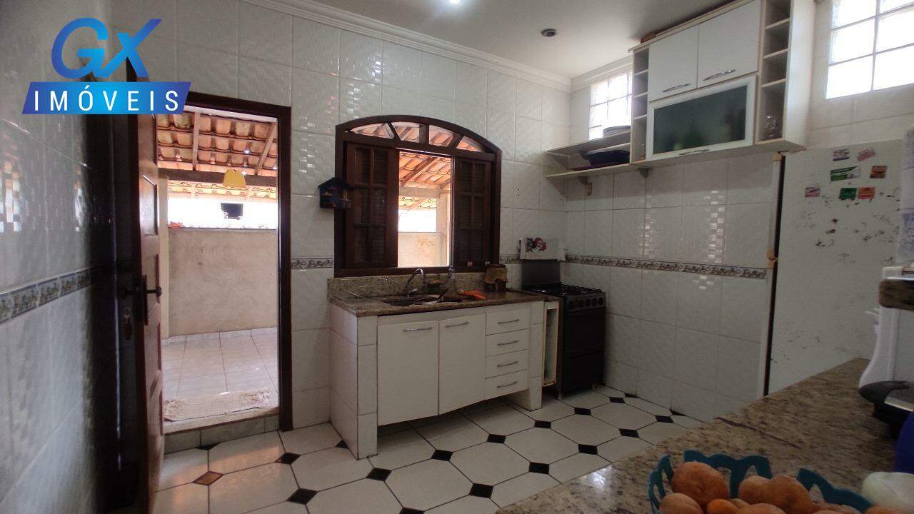 Casa, 3 quartos, 240 m² - Foto 13