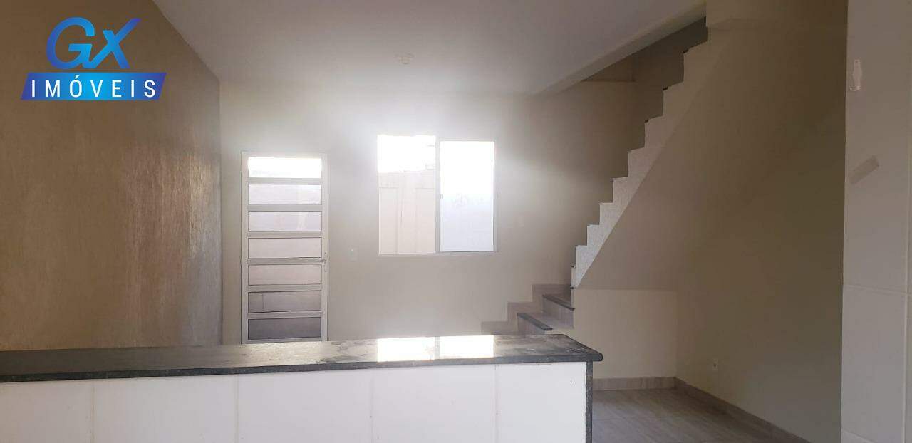 Casa à venda com 2 quartos, 55m² - Foto 9