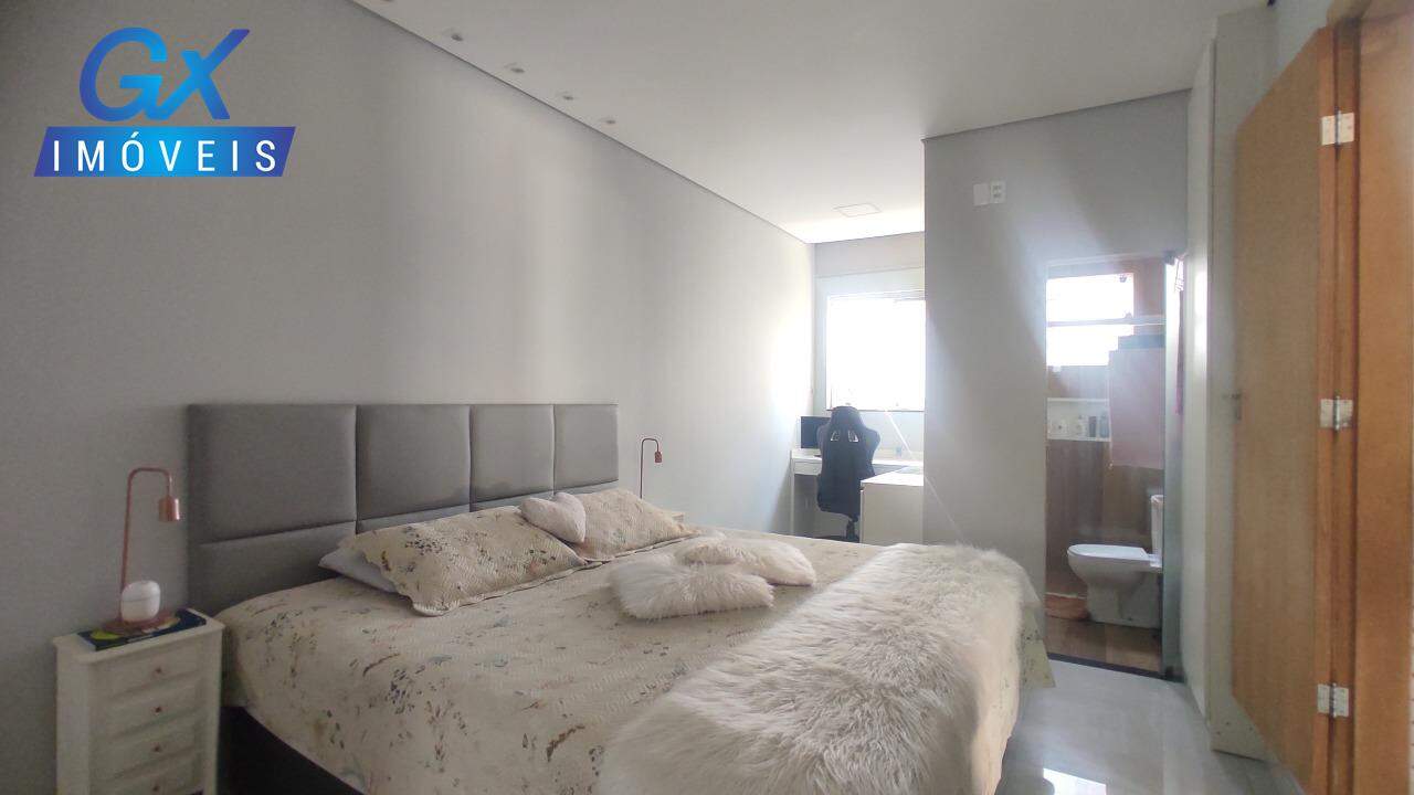 Casa, 4 quartos, 240 m² - Foto 17