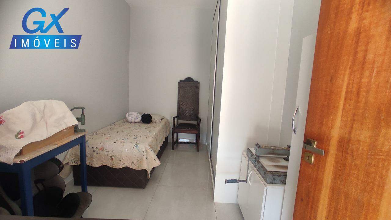 Casa, 4 quartos, 240 m² - Foto 23