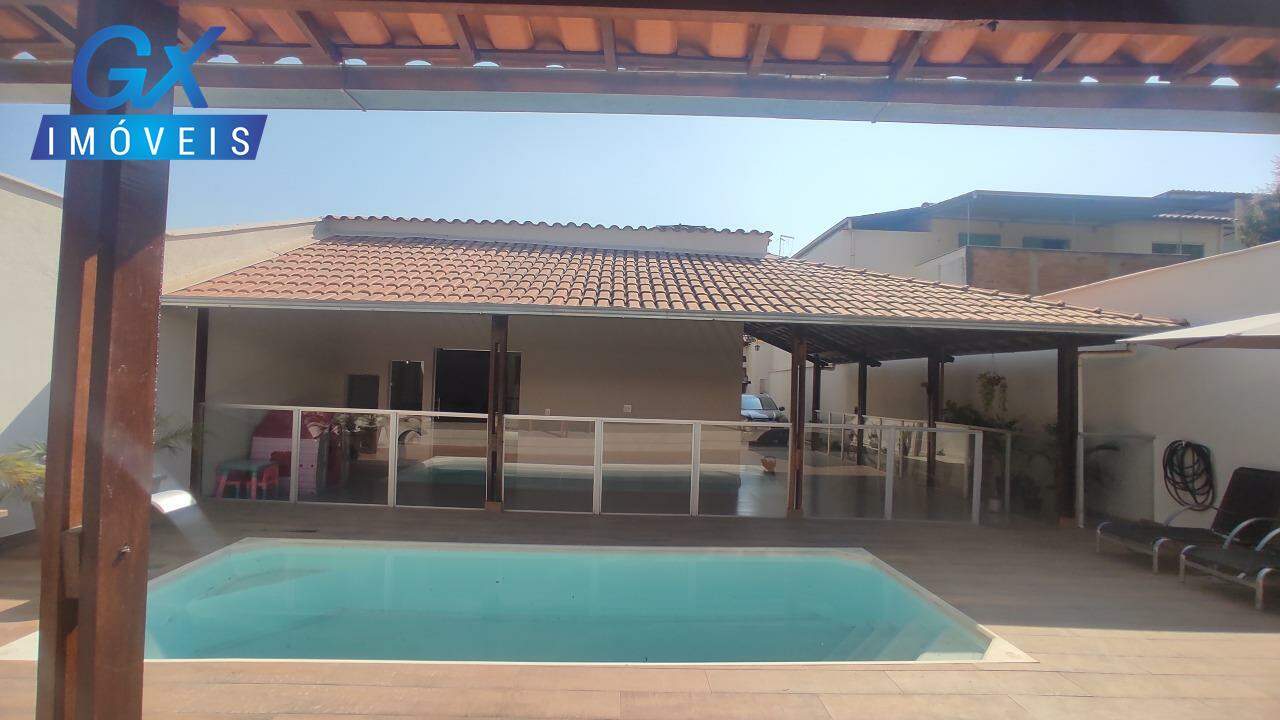 Casa, 4 quartos, 240 m² - Foto 27
