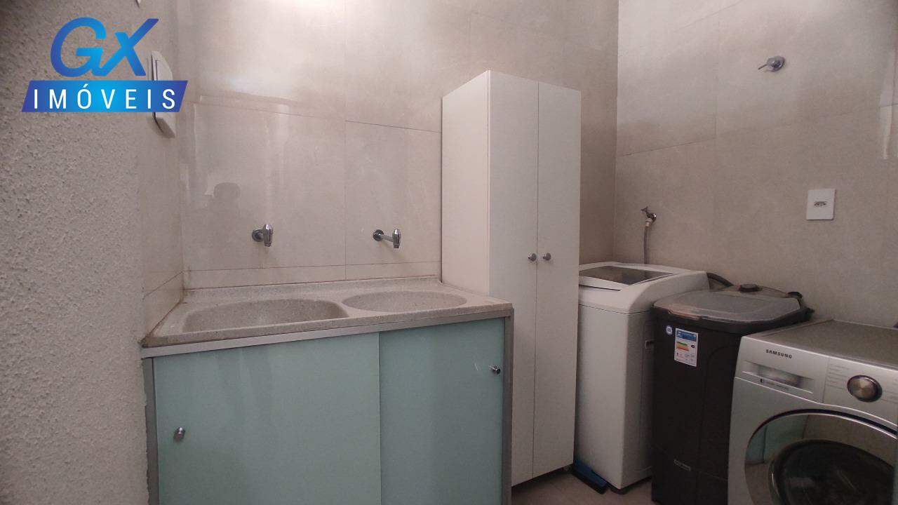 Casa, 4 quartos, 240 m² - Foto 29