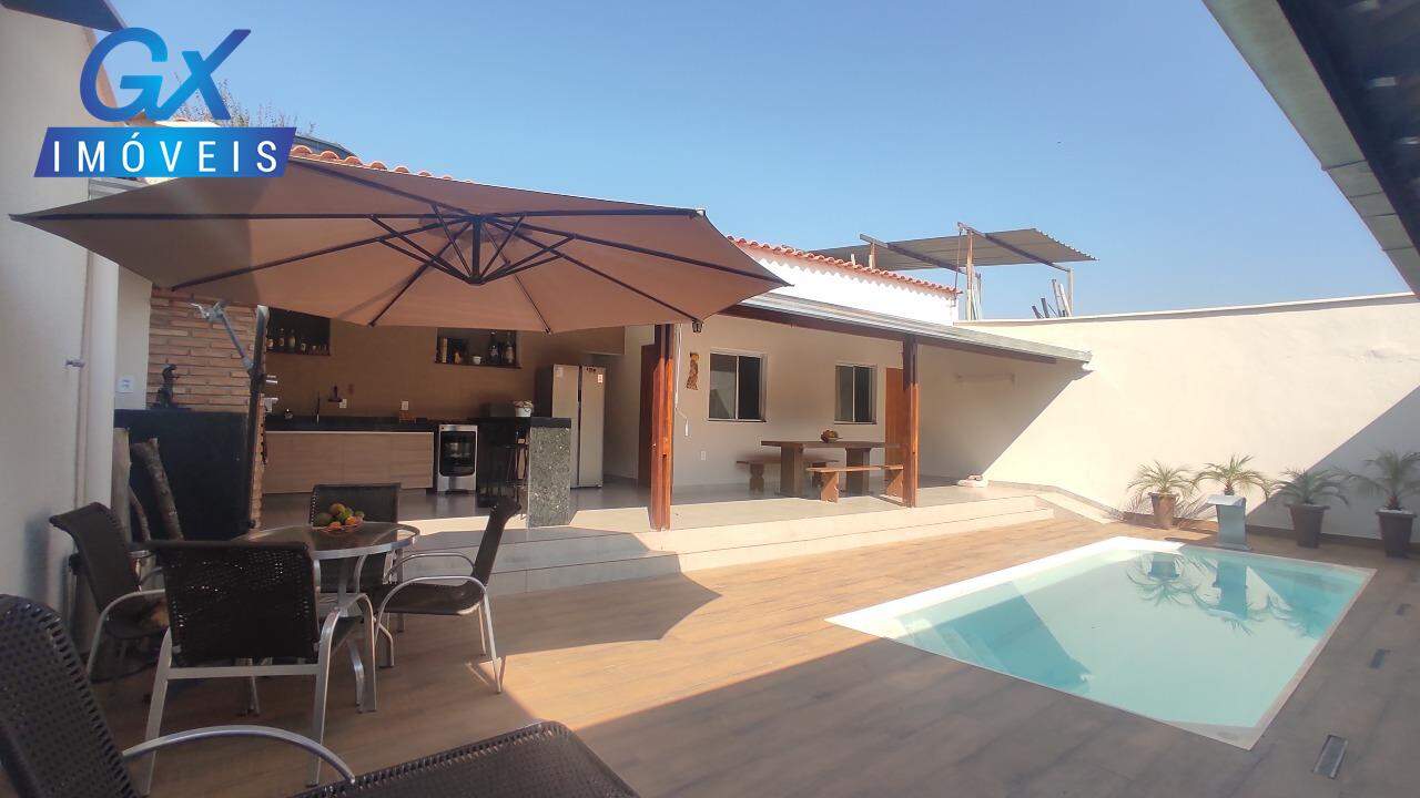 Casa, 4 quartos, 240 m² - Foto 1