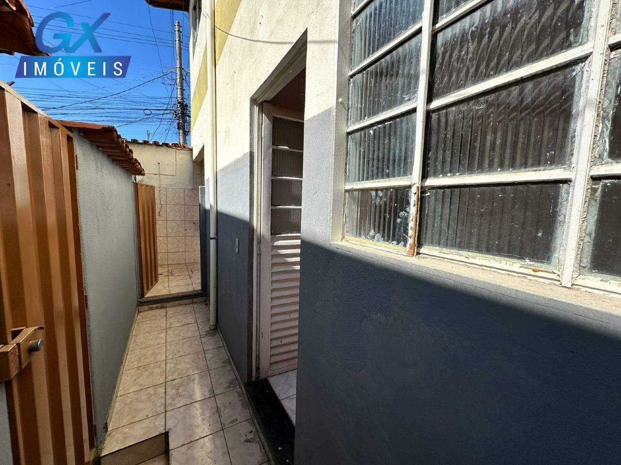 Casa para alugar com 2 quartos, 48m² - Foto 4