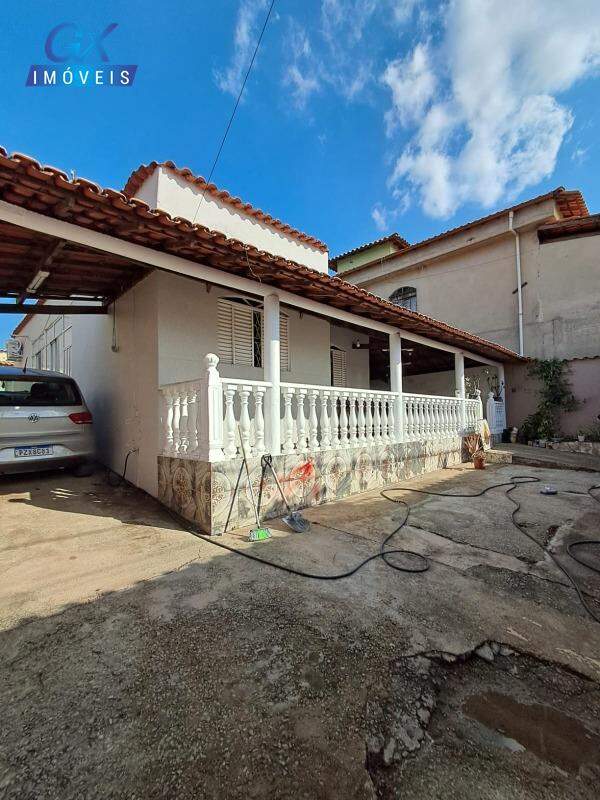 Casa à venda no bairro San Remo: 