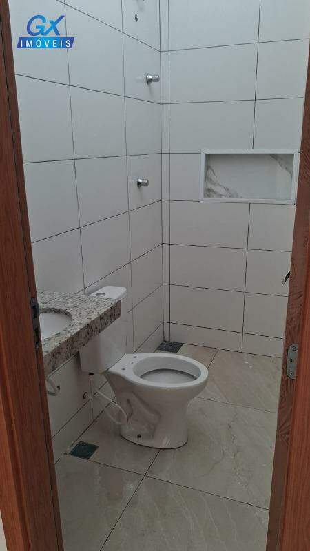 Casa à venda no bairro Iolanda: 