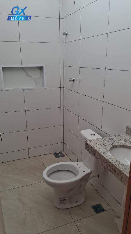 Casa à venda no bairro Iolanda: 