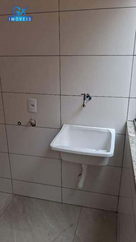 Casa à venda no bairro Iolanda: 