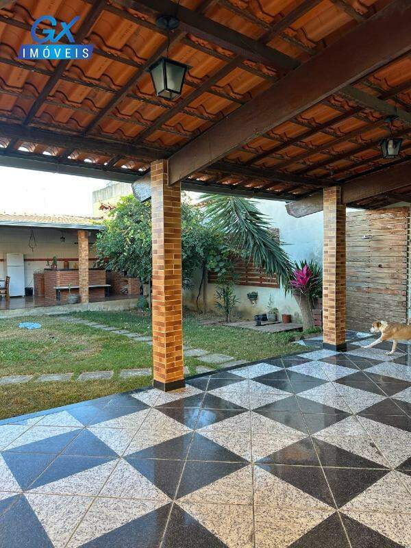 Casa à venda no bairro Veneza: 