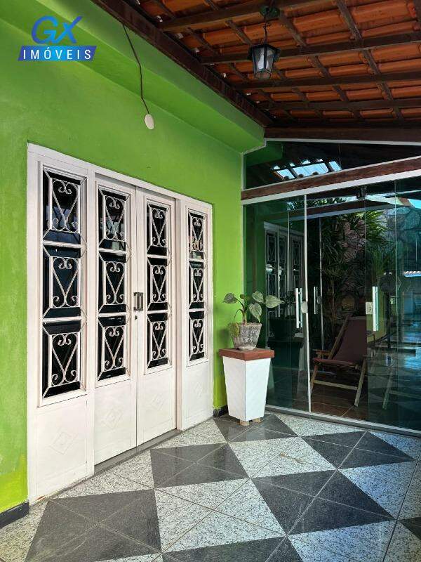 Casa à venda no bairro Veneza: 