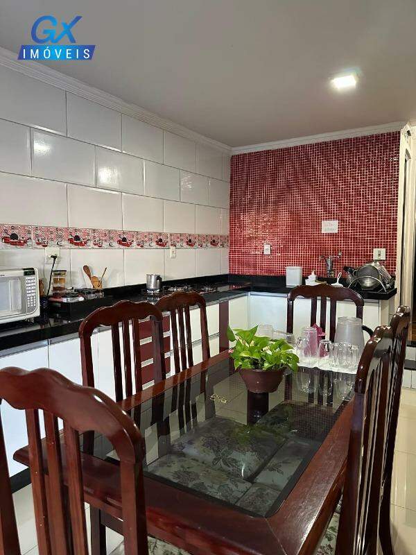Casa à venda no bairro Veneza: 