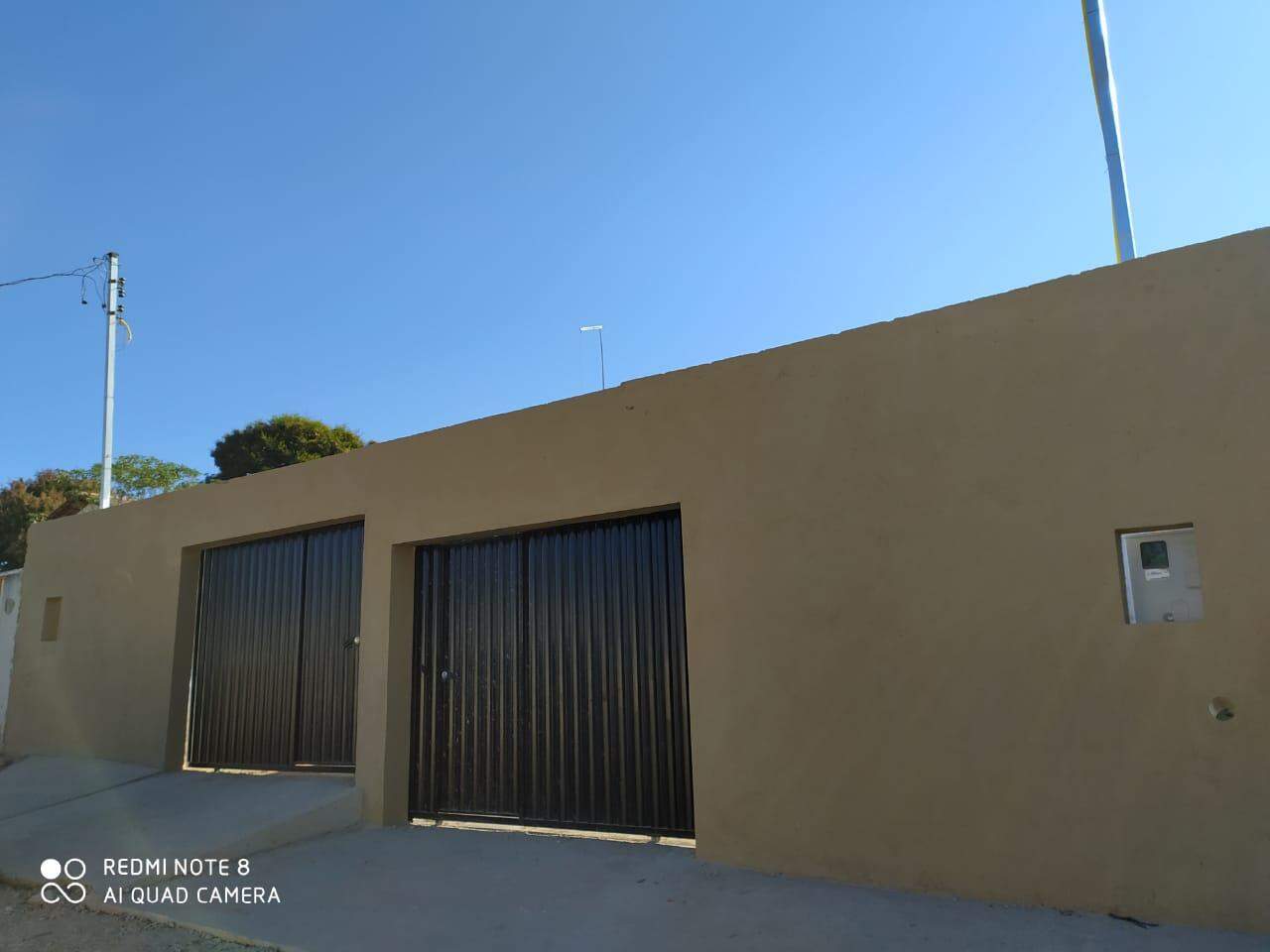 Casa à venda com 2 quartos, 180m² - Foto 1