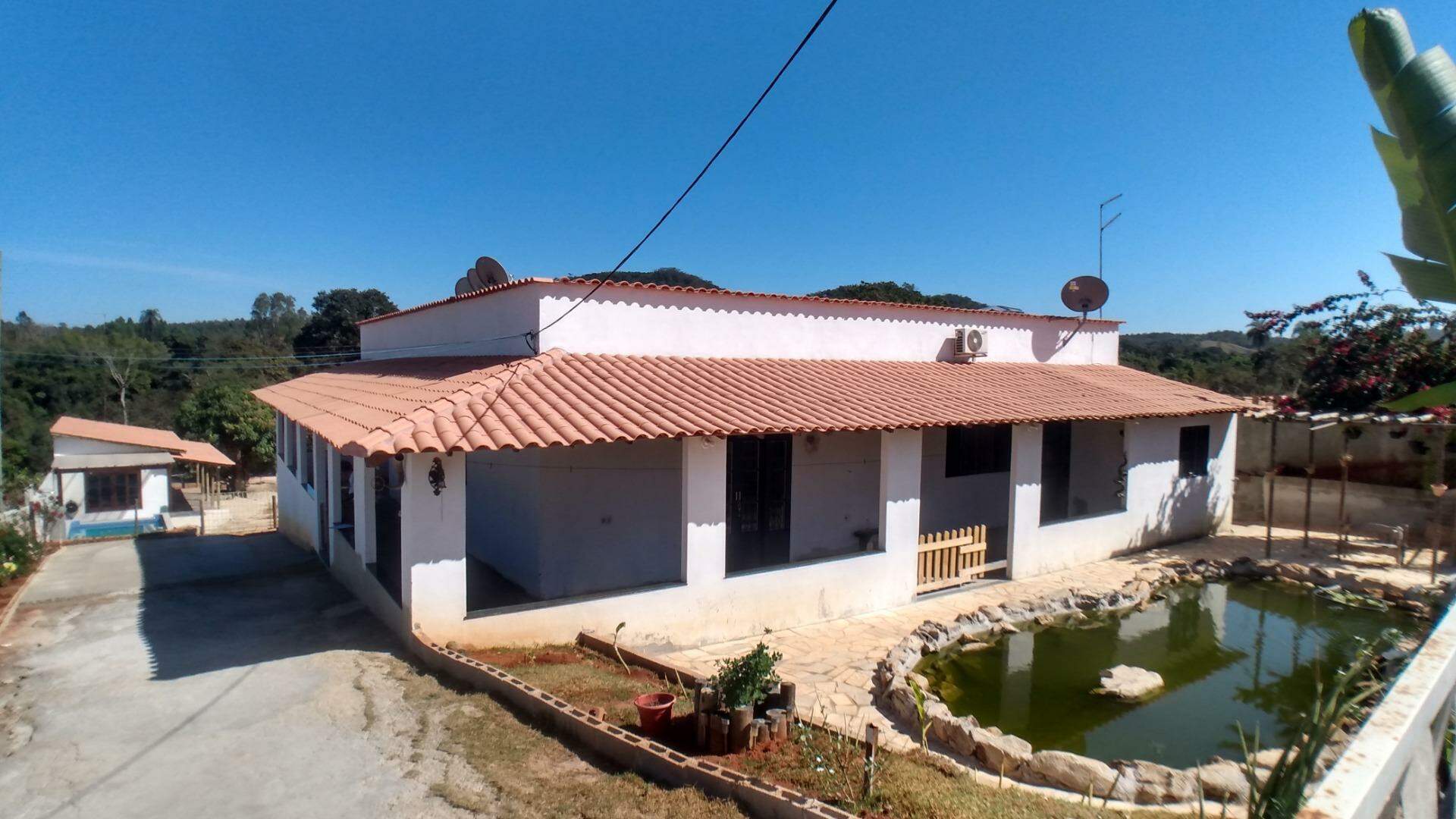 Sítio, 4 quartos, 2682 m² - Foto 1