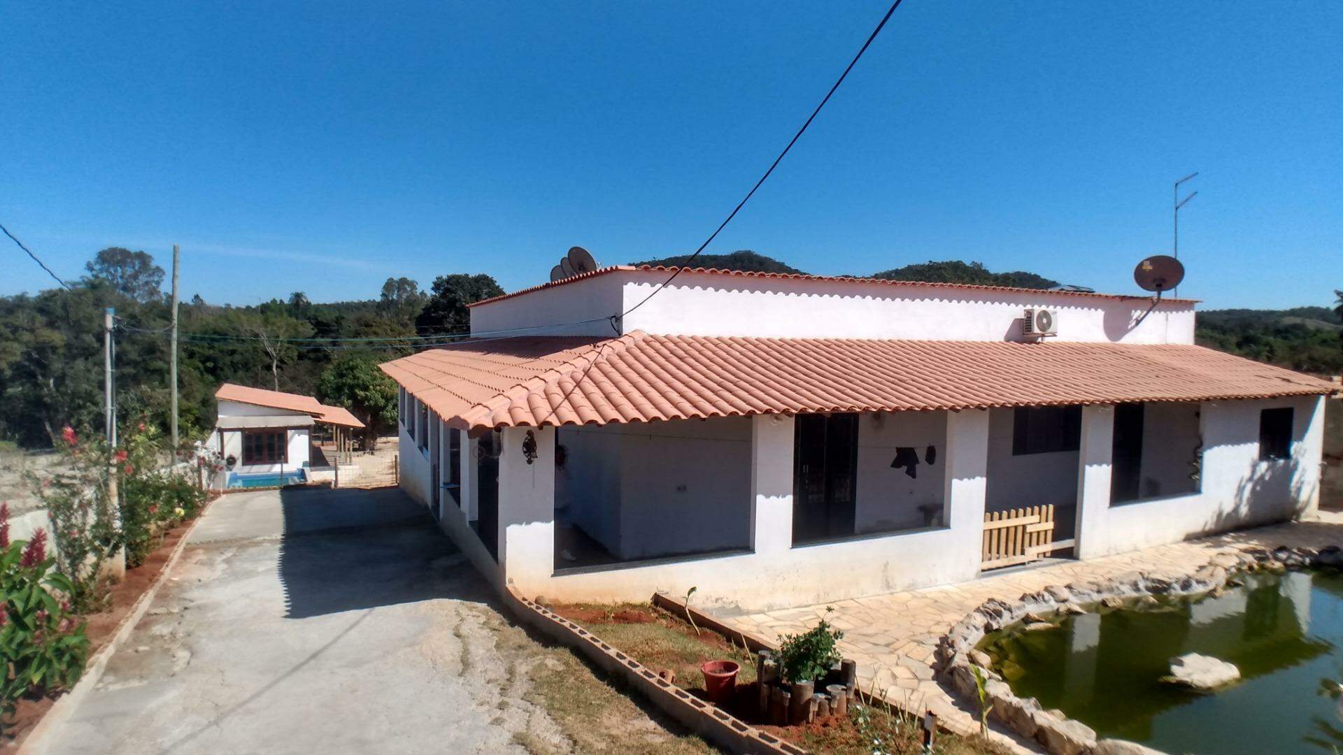 Sítio, 4 quartos, 2682 m² - Foto 2
