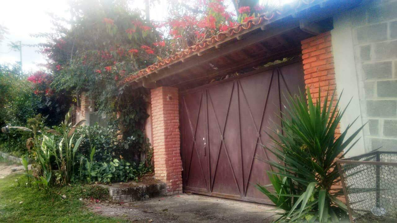 Fazenda à venda com 2 quartos, 150m² - Foto 1