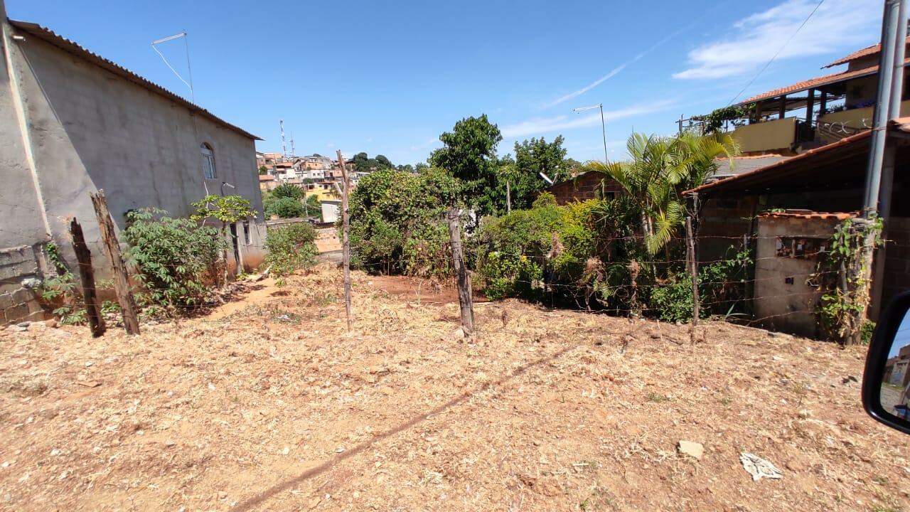 Terreno à venda, 300m² - Foto 1