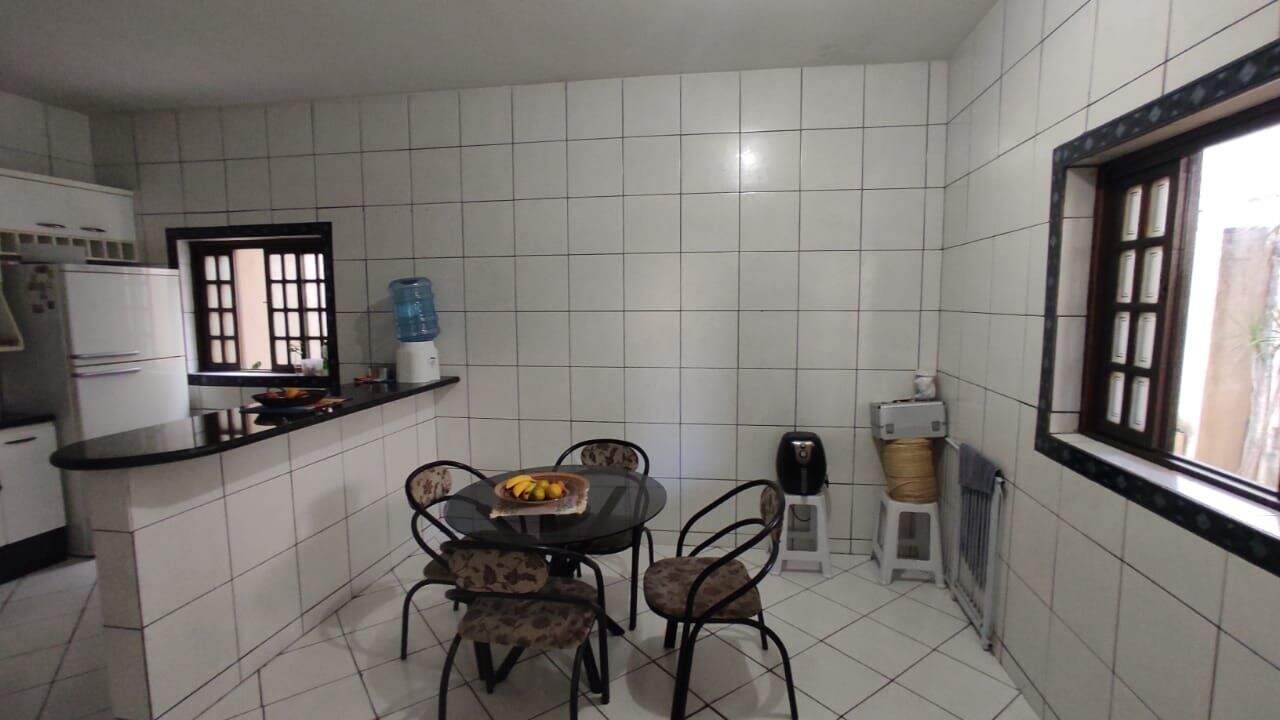 Casa à venda com 3 quartos, 290m² - Foto 14