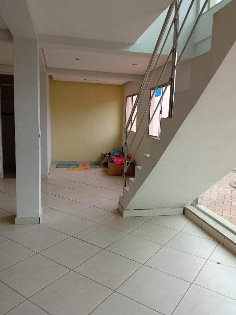 Casa à venda com 5 quartos, 260m² - Foto 19