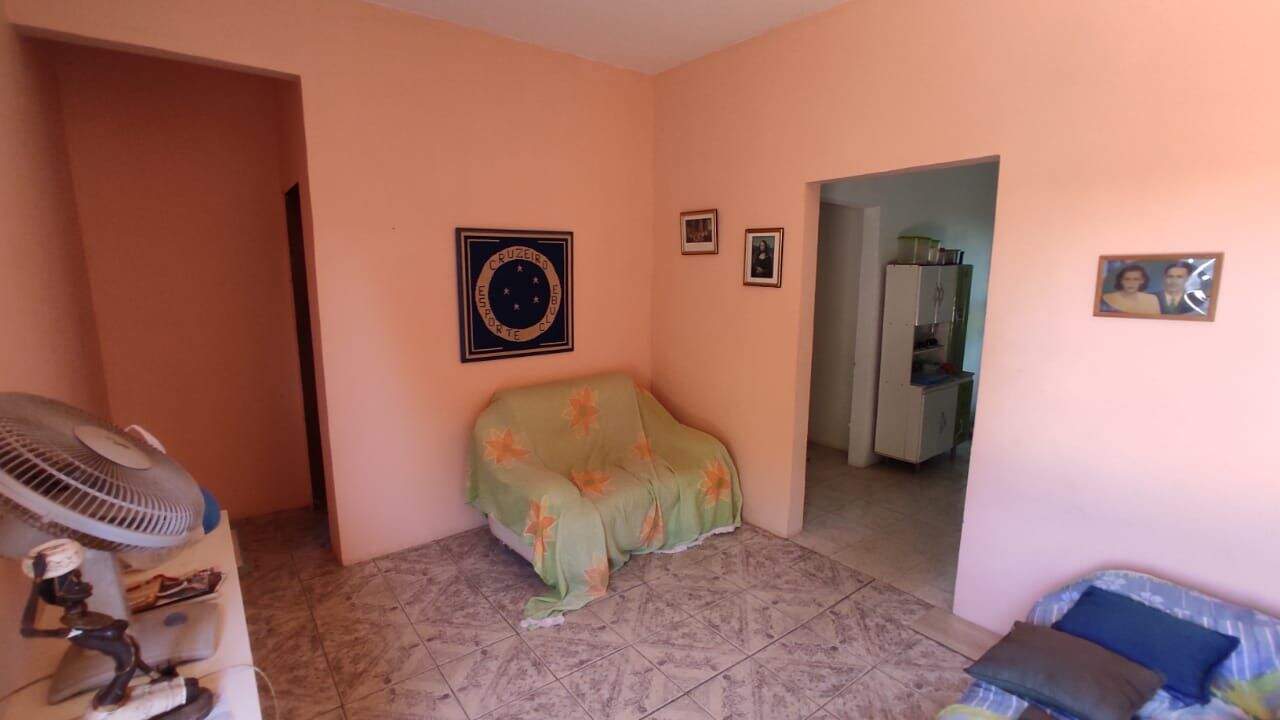 Casa à venda com 2 quartos, 360m² - Foto 4