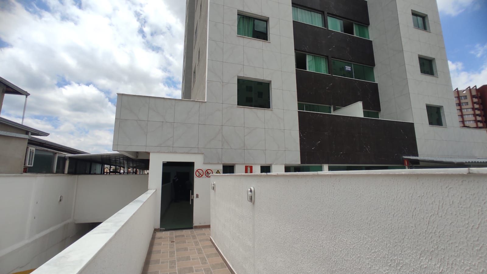 Apartamento à venda com 2 quartos, 400m² - Foto 1