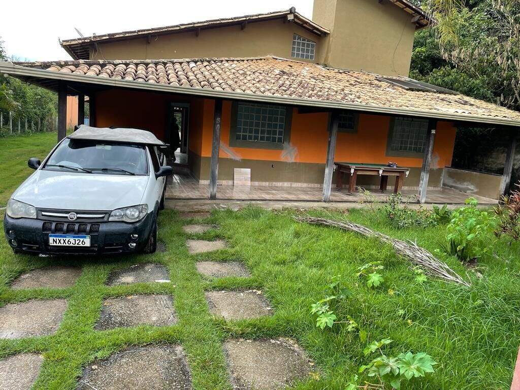 Fazenda à venda com 3 quartos, 170m² - Foto 1