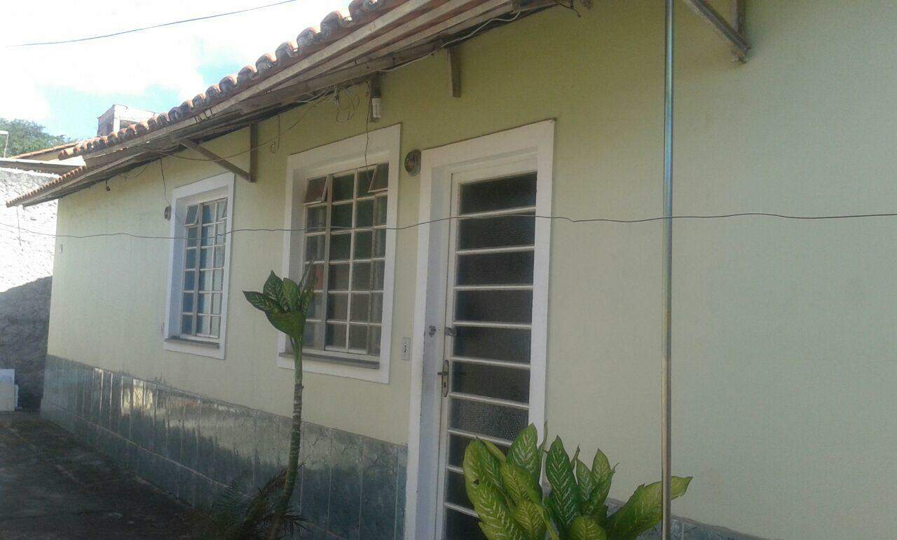 Casa à venda com 4 quartos, 360m² - Foto 1