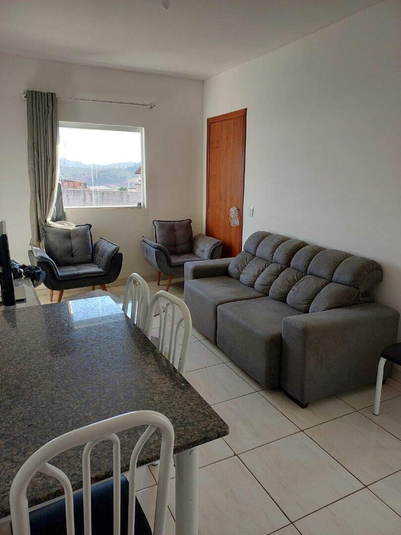 Casa à venda com 3 quartos, 180m² - Foto 2