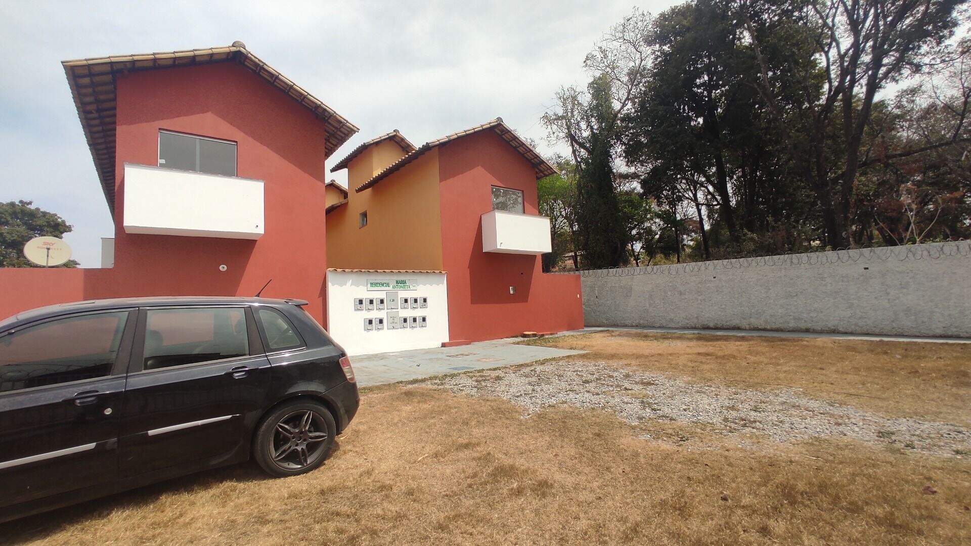 Casa à venda com 2 quartos, 1000m² - Foto 1