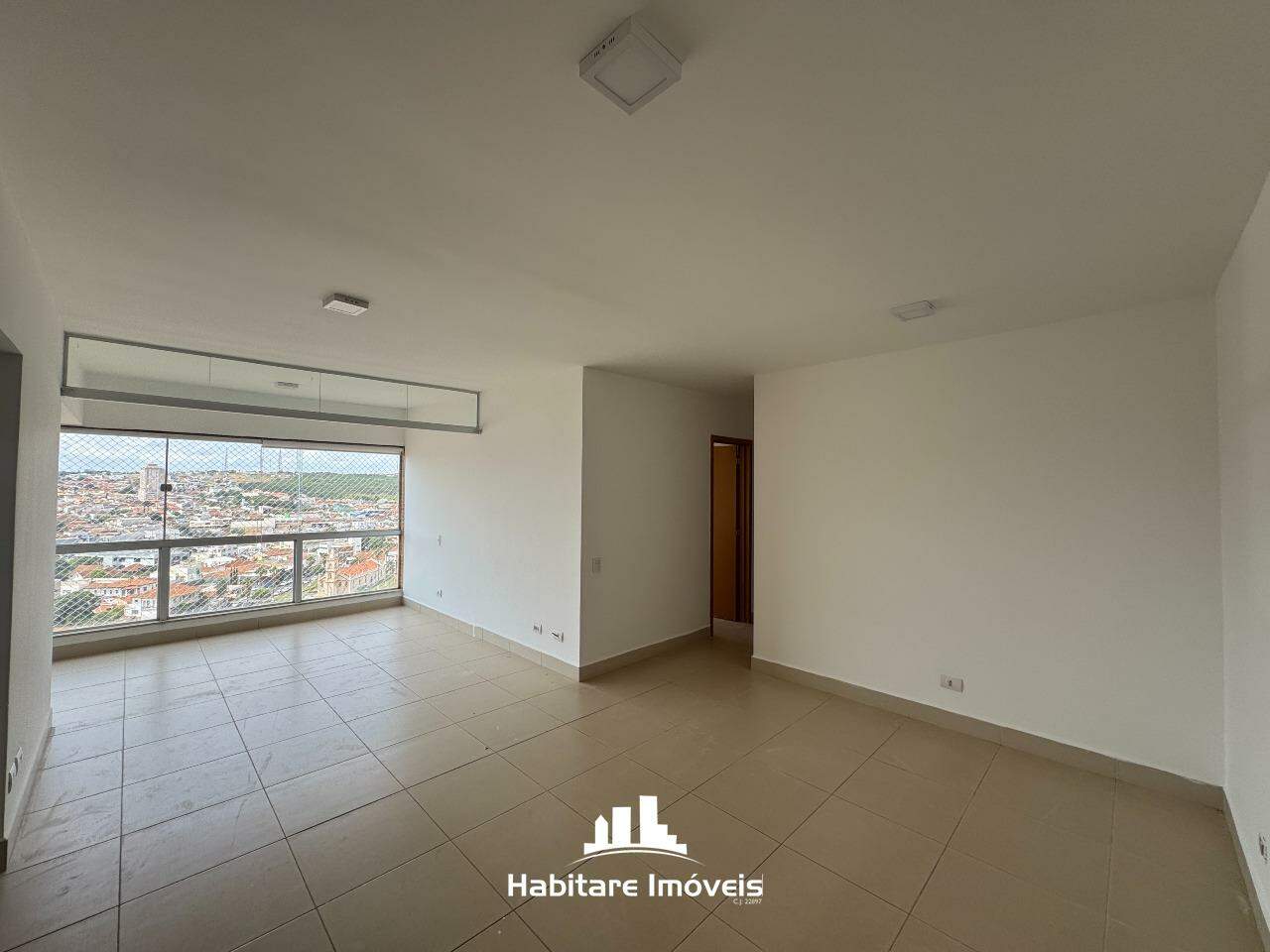 Casa à venda no bairro Condomínio Ipê Cataluña