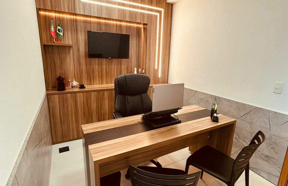 Sala à venda no Centro: 