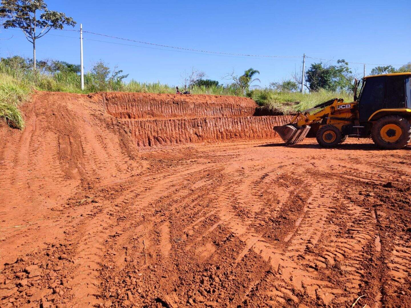 Terreno à venda no Veraneio Irajá: 